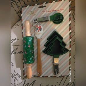 10 piece Baking Set New. Holiday/Chrsitmas design